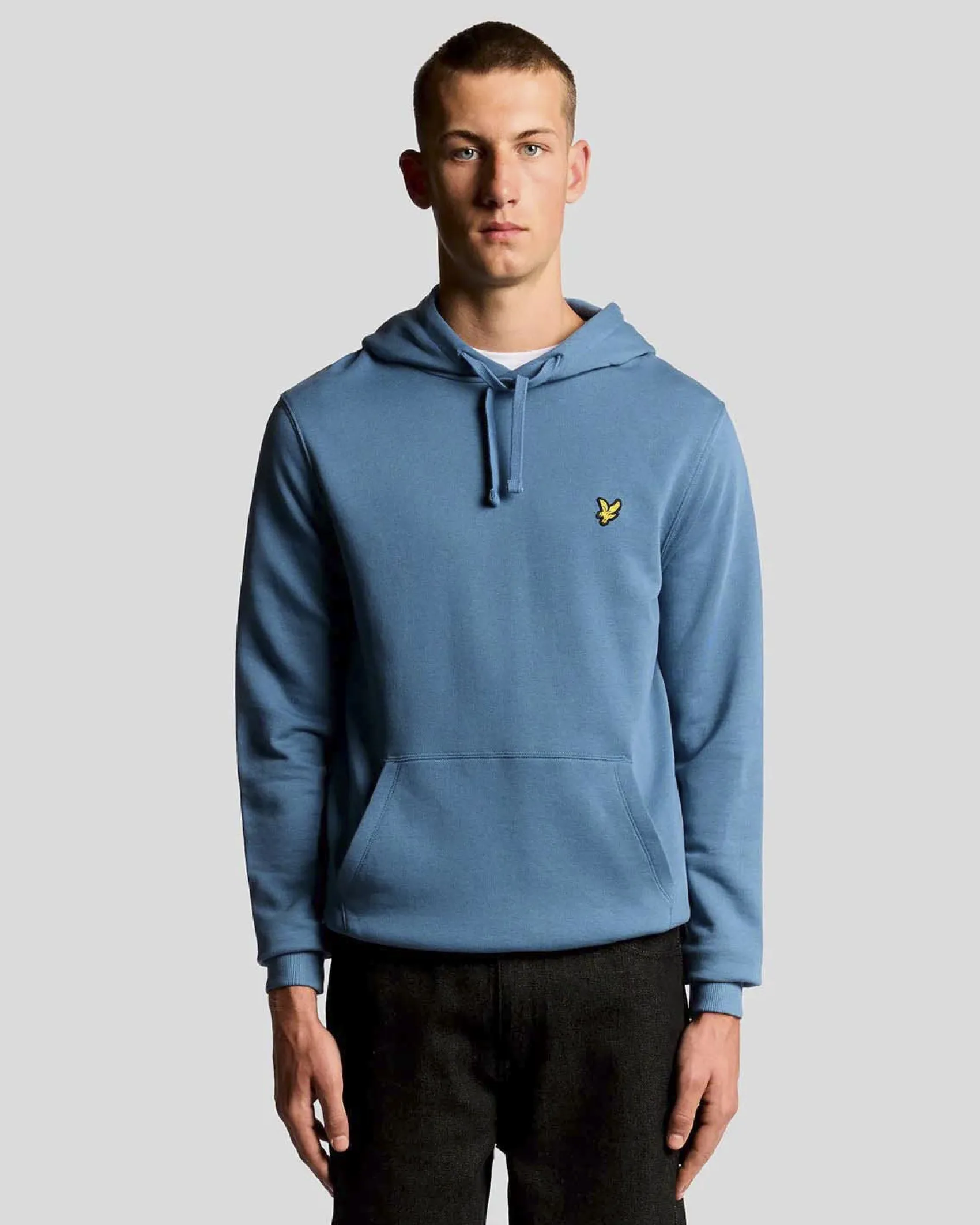 Felpa Lyle & Scott azzurra con cappuccio e tasche a marsupio