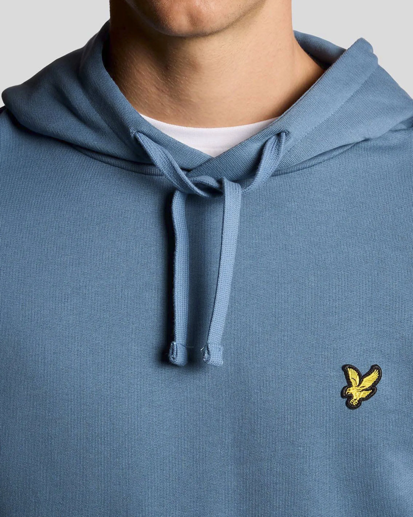 Felpa Lyle & Scott azzurra con cappuccio e tasche a marsupio
