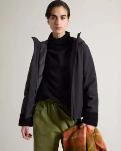 Firth Parka nero corto con cappuccio imbottito in piuma naturale in tessuto impermeabile antivento