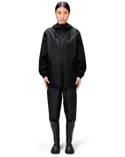 Fishtail Jacket nera con cappuccio e tasche laterali con patta