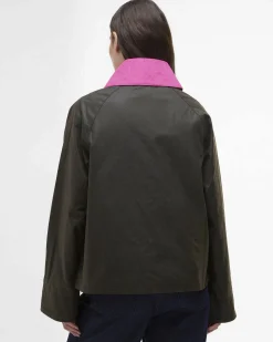 Giacca Barbour Spey Icons verde oliva in cotone cerato con colletto e polsini in velluto fucsia a costine