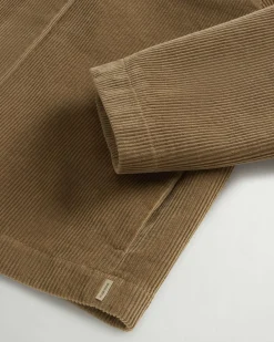 Giacca color cammello Woolrich in velluto a costine di cotone con colletto a camicia