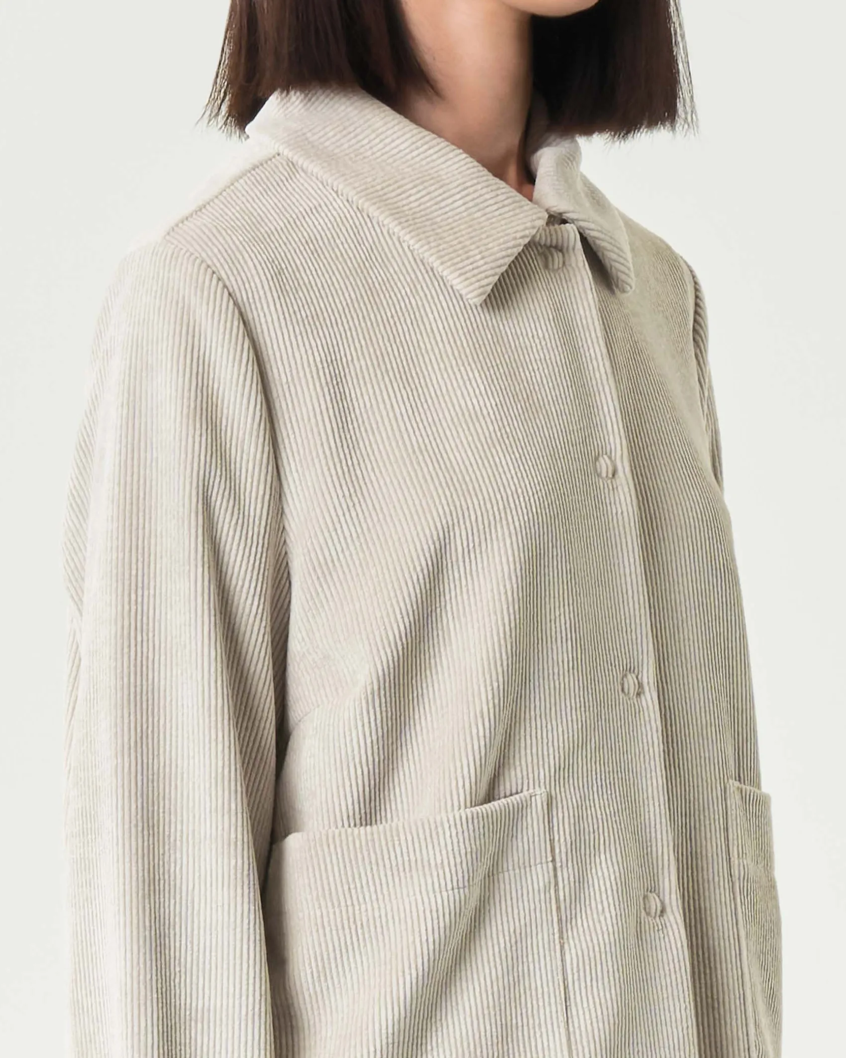Giacca color gesso Jurerê in velluto di cotone a coste con colletto a camicia