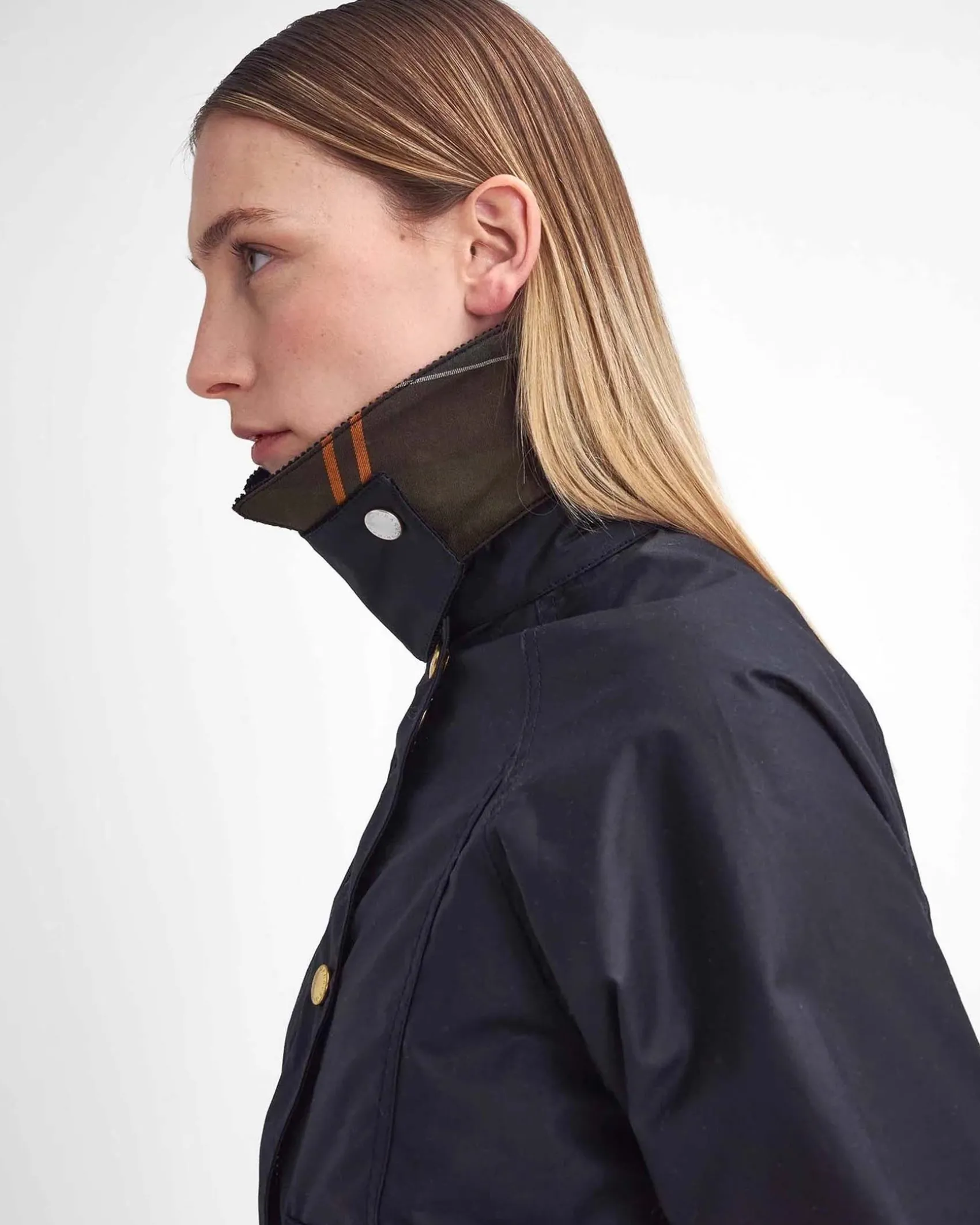 Giaccone cropped nero Beadnell in cotone cerato con colletto in cotone a costine