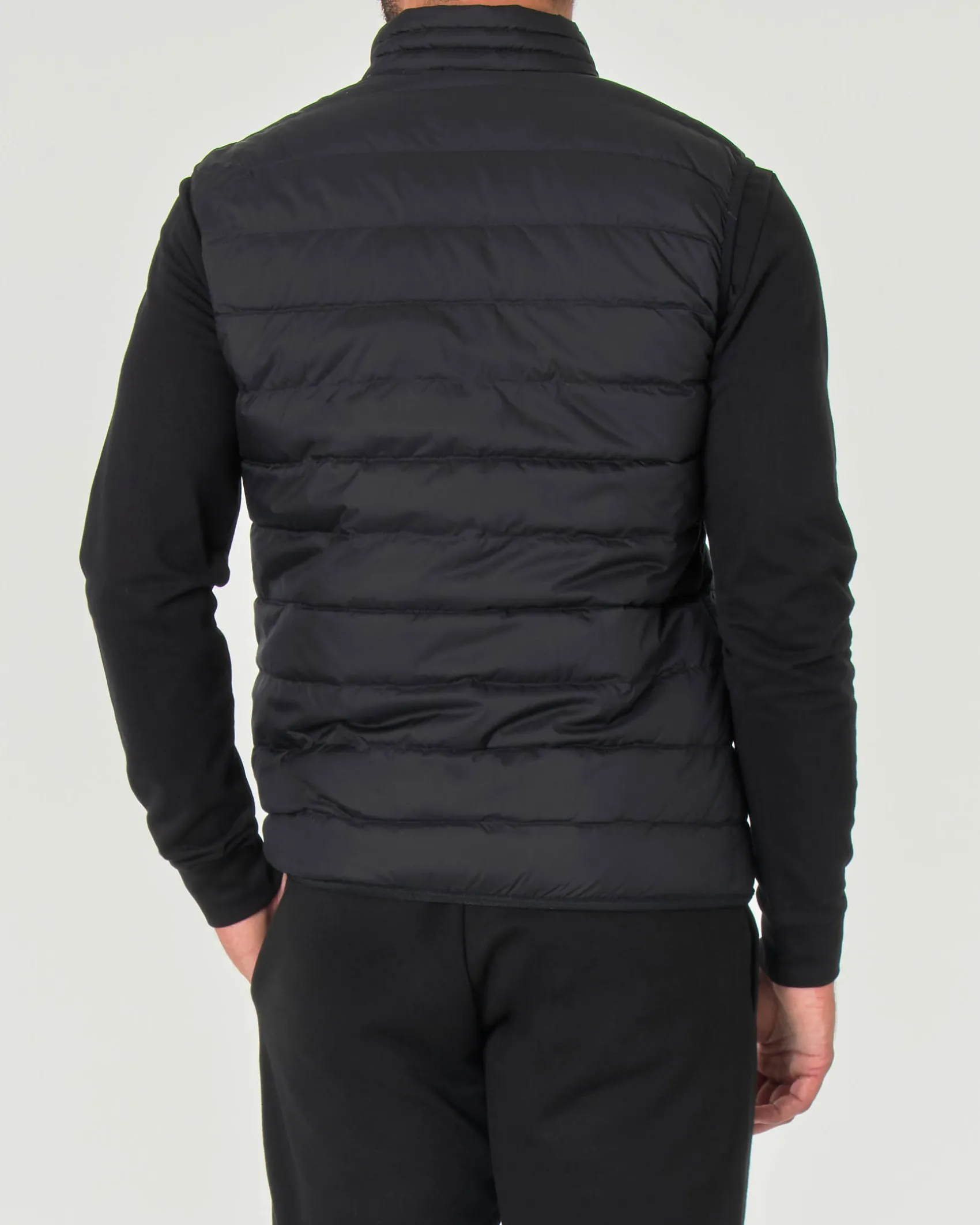 Gilet EA7 nero in piuma con trapuntatura spinata