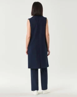 Gilet lungo blu in tessuto tecnico con scollo a rever senza bottoni di chiusura