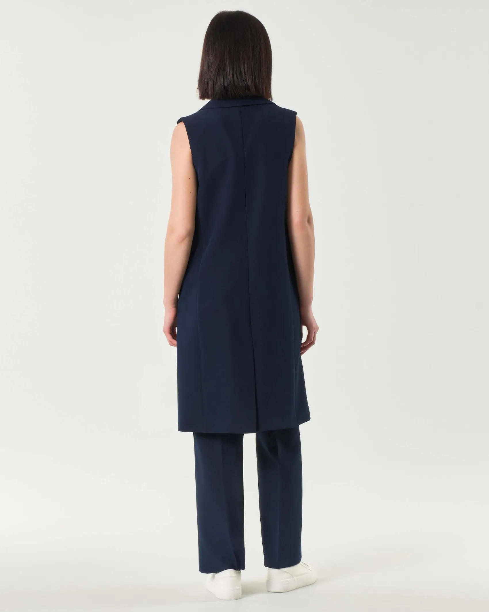 Gilet lungo blu in tessuto tecnico con scollo a rever senza bottoni di chiusura