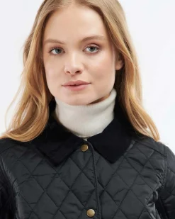 Gilet nero Barbour Annandale trapuntato dalla linea sfiancata con scollo a V e chiusura a cerniera
