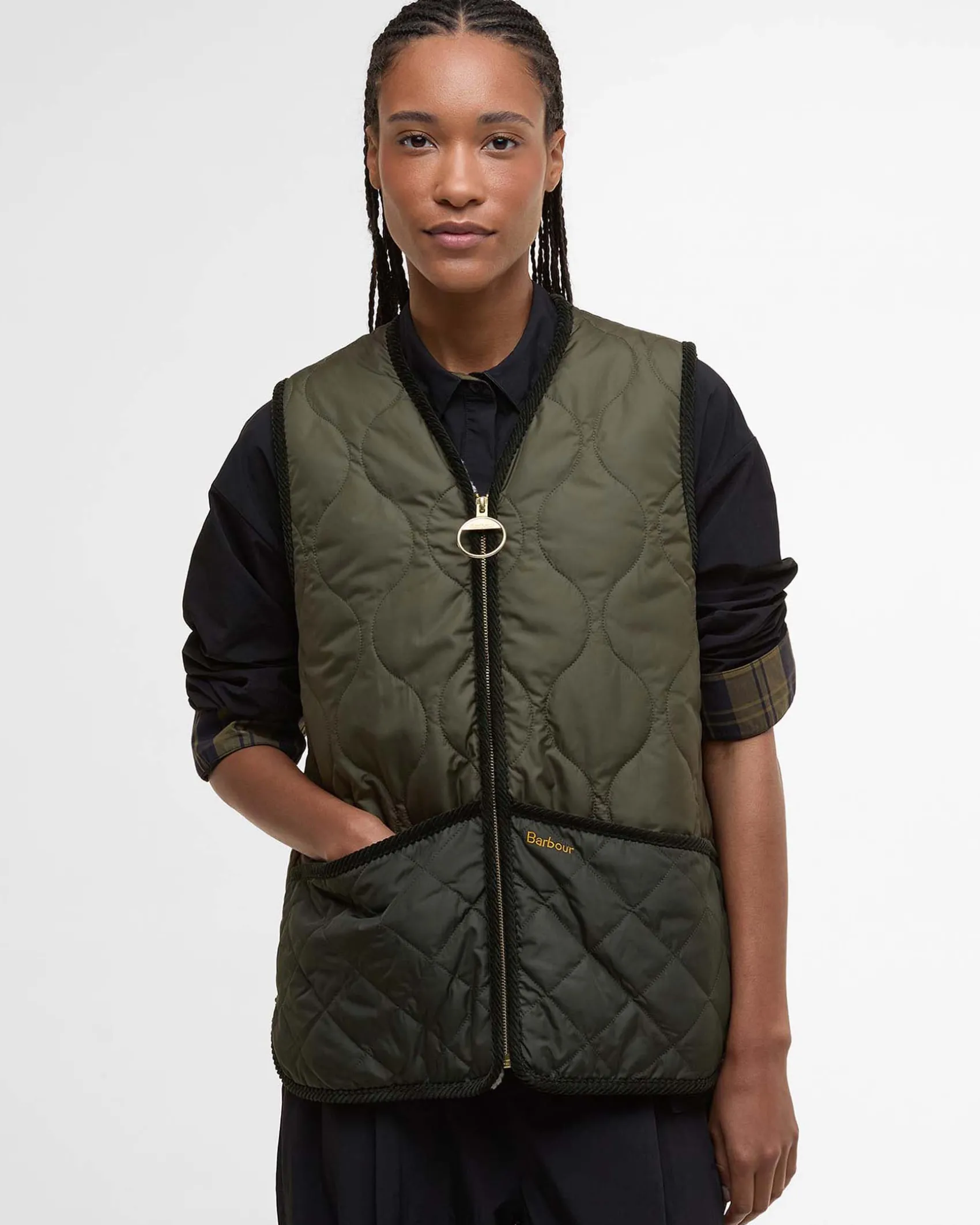 Gilet over Barbour modello Klara in tessuto trapuntato a onde con profili in velluto e interno effetto orsetto