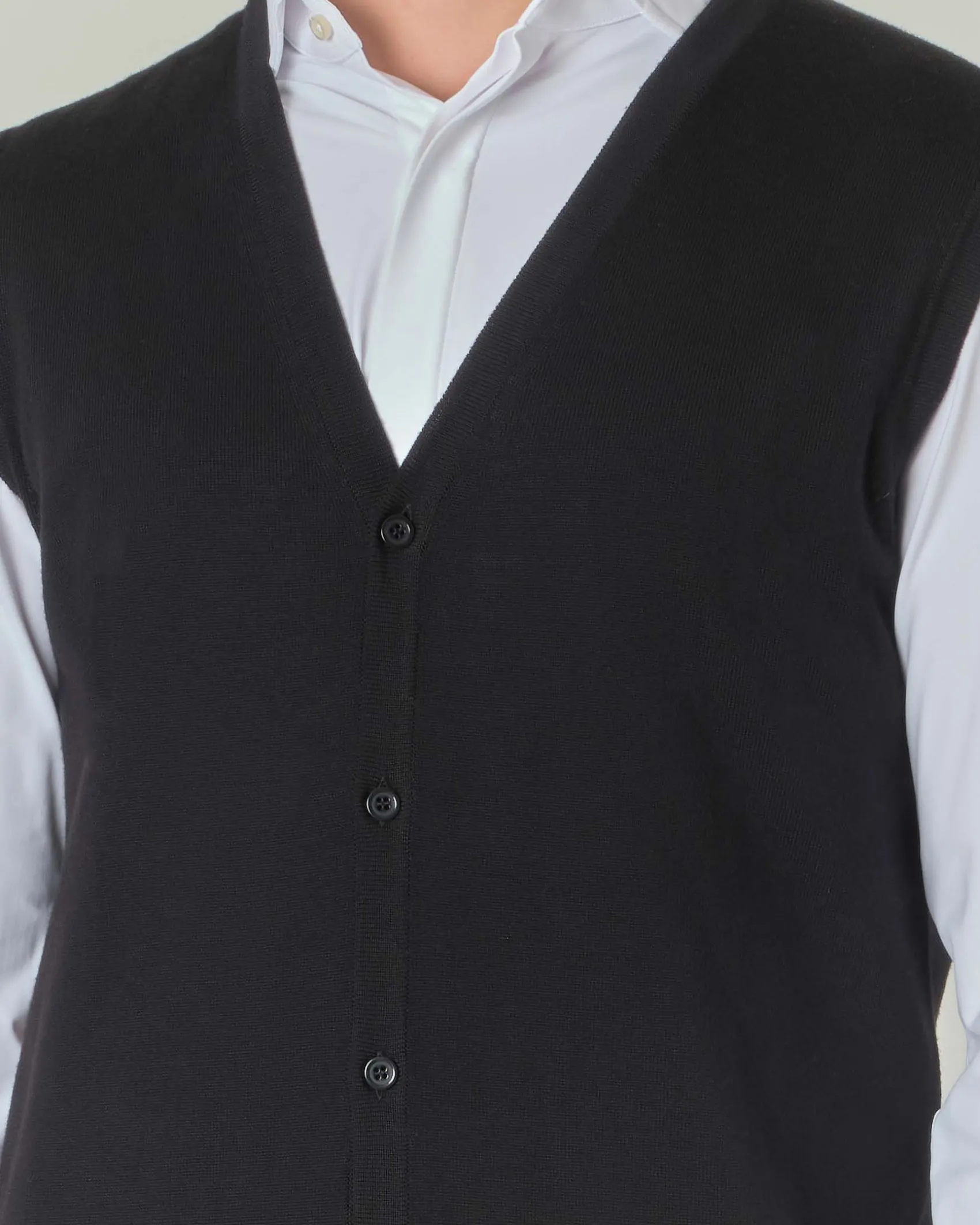 Gilet Pellizzari nero in pura lana merino con chiusura a bottoni