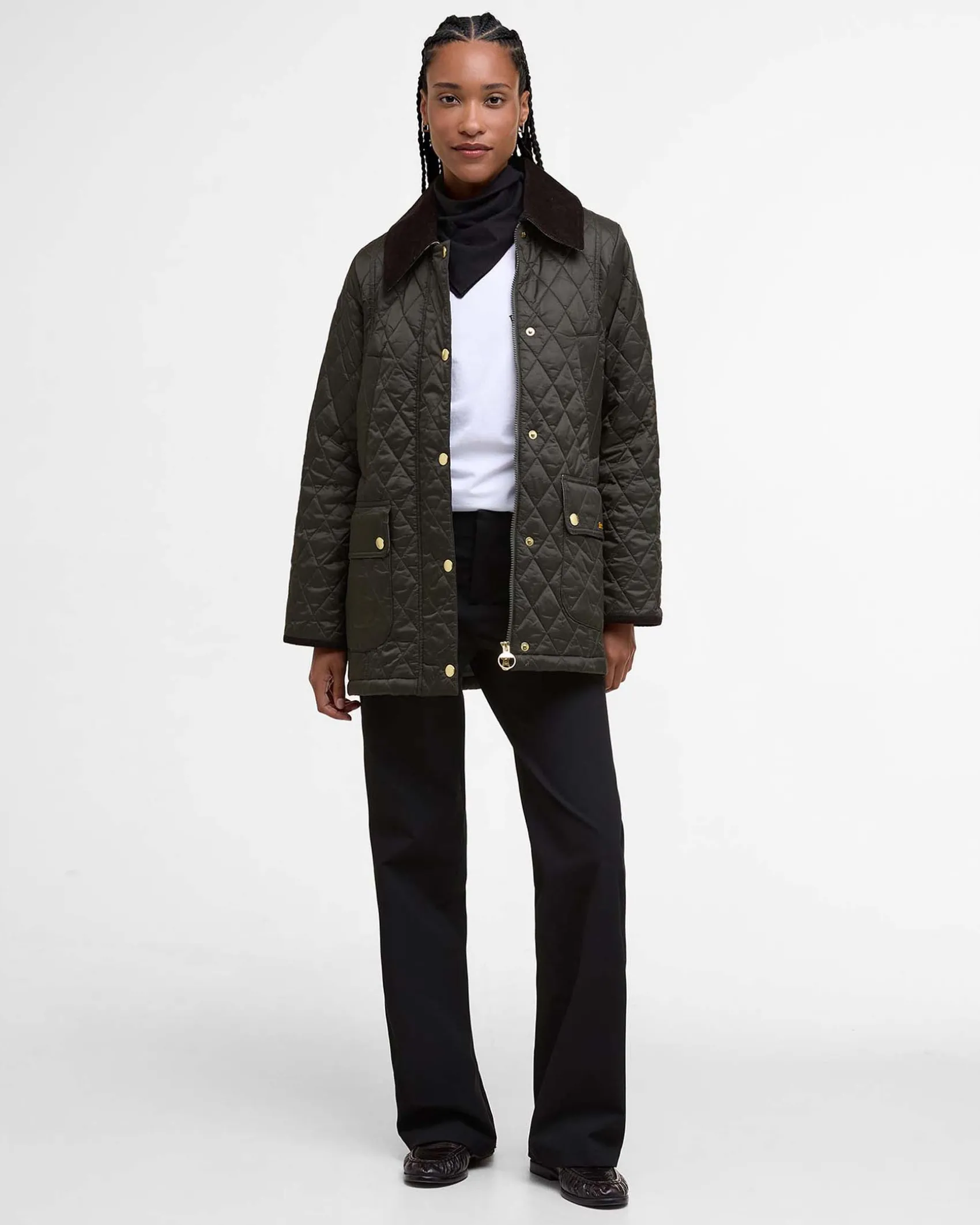 Giubbino Barbour Beadnell verde oliva in tessuto trapuntato con colletto marrone in velluto a costine