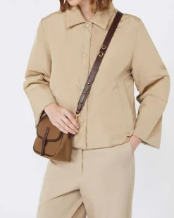 Giubbino beige imbottito reversibile nel color sabbia Weekend Max Mara con colletto a camicia