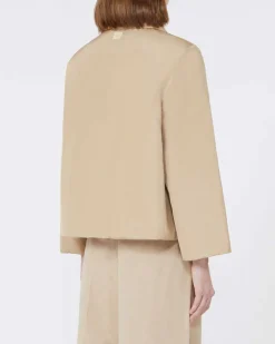 Giubbino beige imbottito reversibile nel color sabbia Weekend Max Mara con colletto a camicia