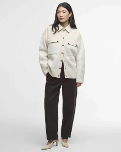 Giubbino bianco Barbour Maxine in misto lana a coste con inserti in velluto sulle spalle tono su tono