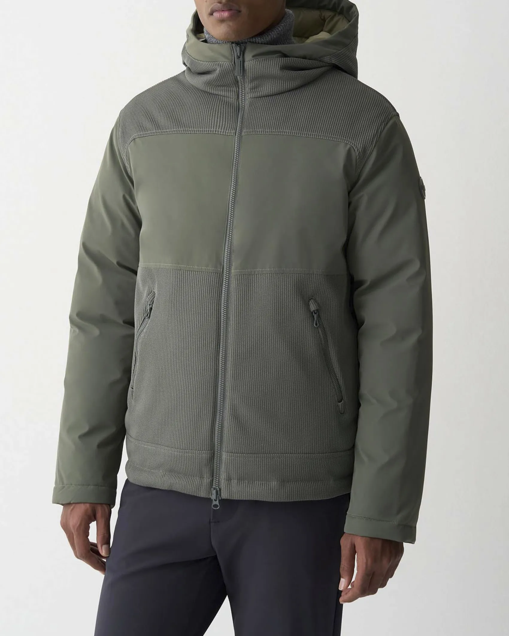 Giubbino Colmar Originals verde militare bi-tessuto con cappuccio e inserti su spalle e tasche in tecno maglia