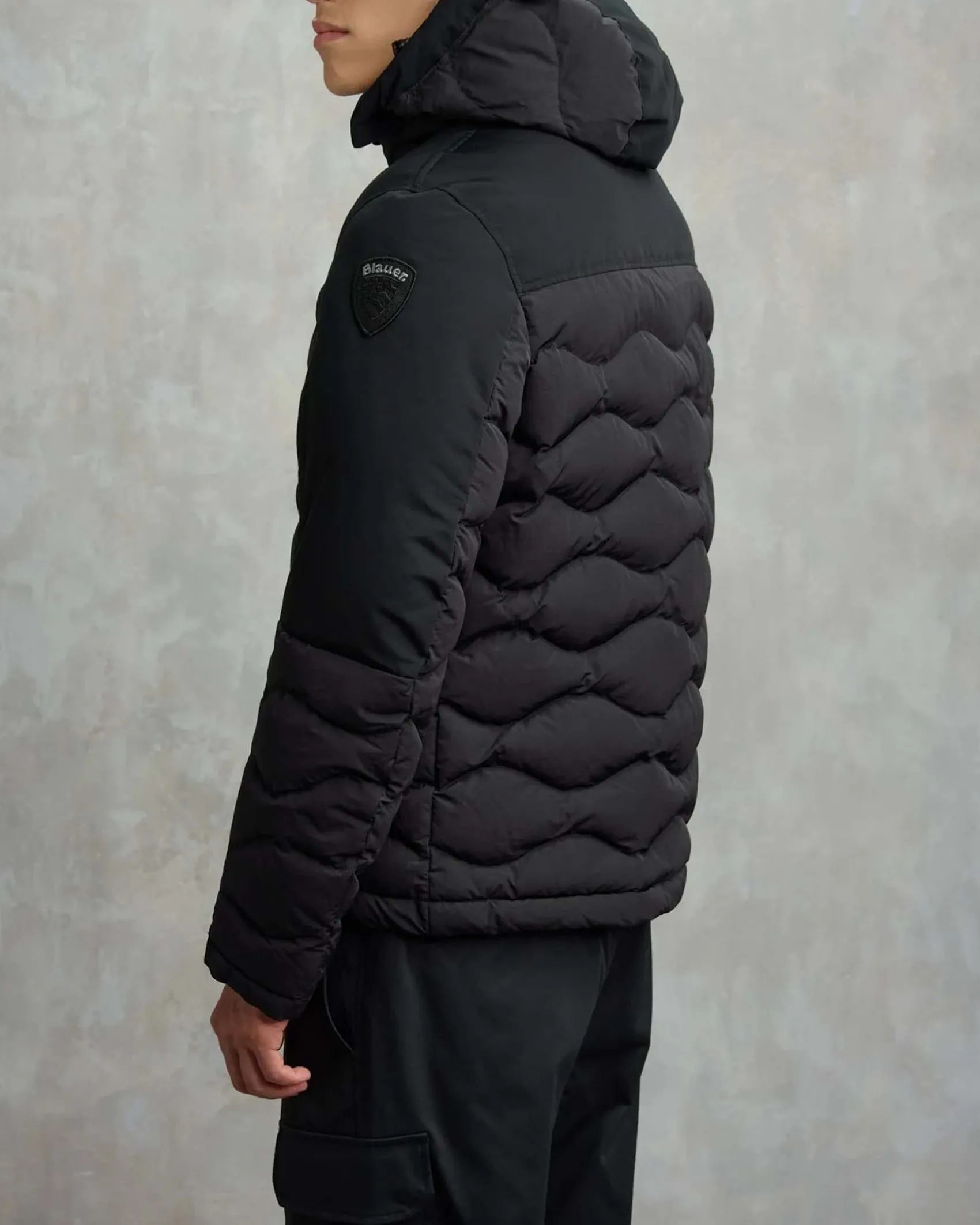 Giubbino Ferwood Blauer nero in nylon crinkle e inserto in teslan con cappuccio staccabile