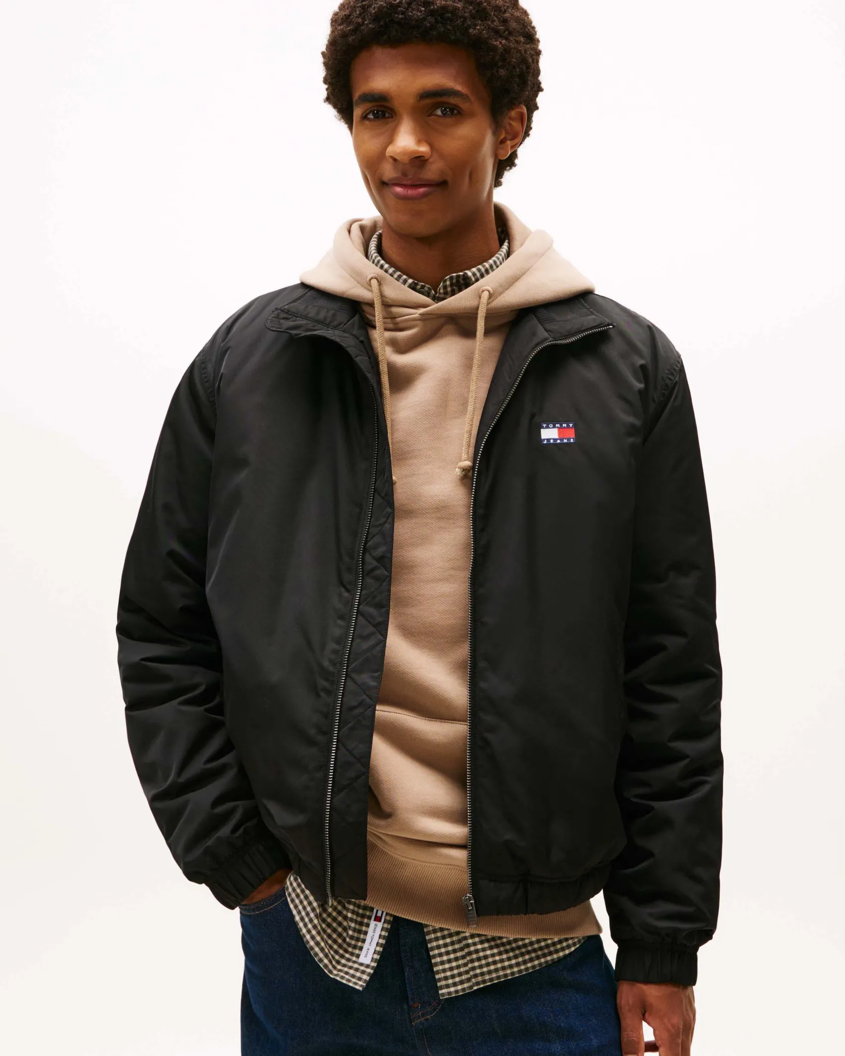 Giubbino imbottito Tommy Jeans nero in twill di nylon idrorepellente
