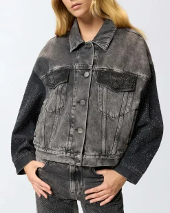 Giubbino trucker oversize nero delavè Pinko con decoro in strass tono su tono sulle maniche