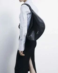 Hobo bag New Moon Patrizia Pepe in pelle liscia nera con portachiavi Fly