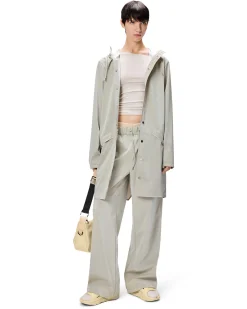Impermeabile Long Jacket color gesso metallizzato con cappuccio dalla finitura metallica