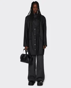 Impermeabile Long Jacket nera con cappuccio dalla finitura metallica