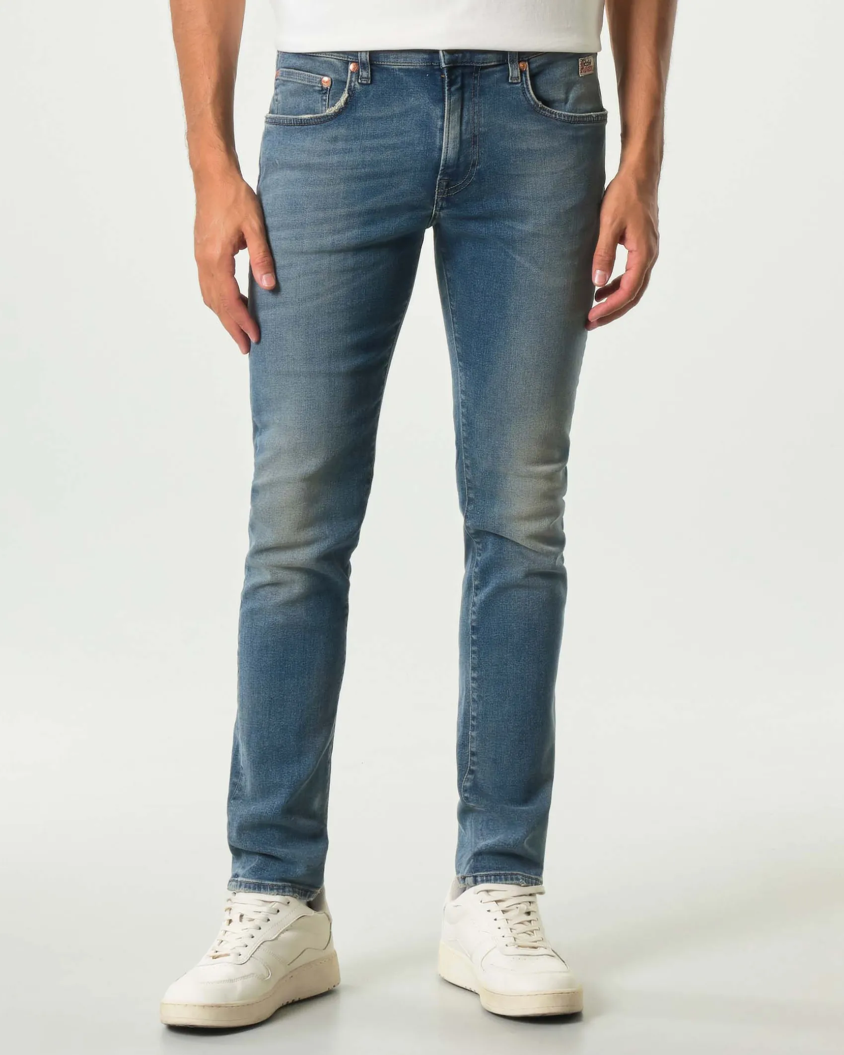 Jeans 317 Roy Roger's skinny-fit in cotone stretch lavaggio medio Bangor con sabbiature