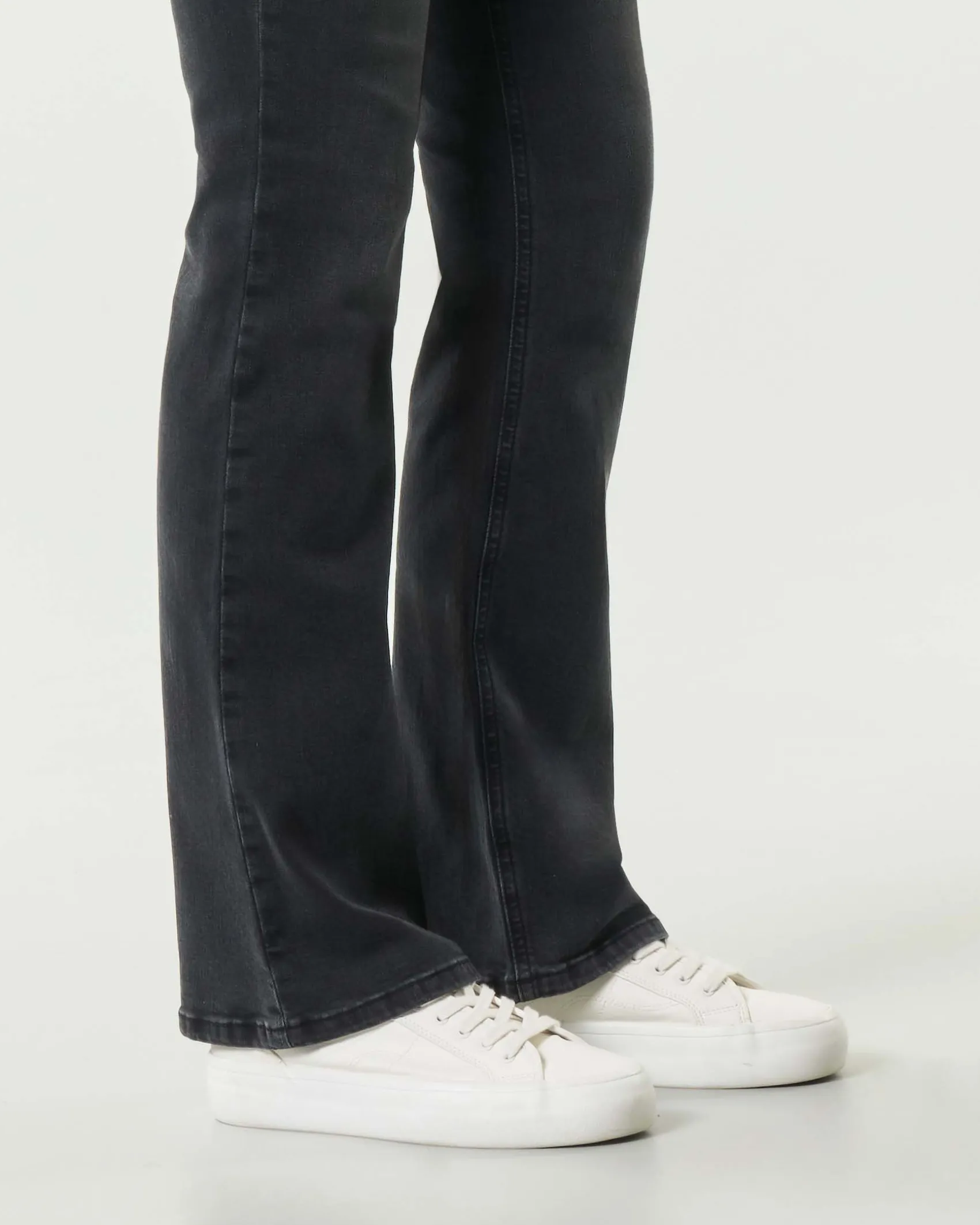 Jeans bootcut neri delavè Emme Marella in cotone stretch