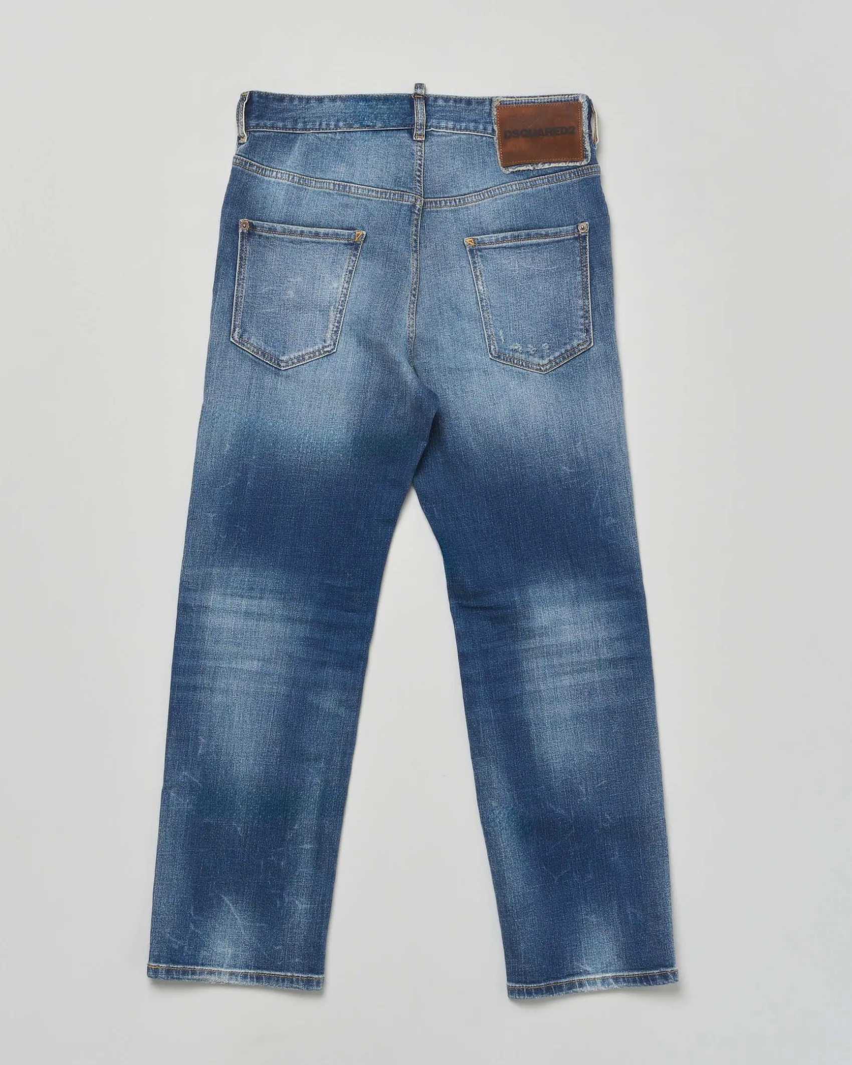 Jeans Dsquared2 regular fit lavaggio medio stone washed con baffature