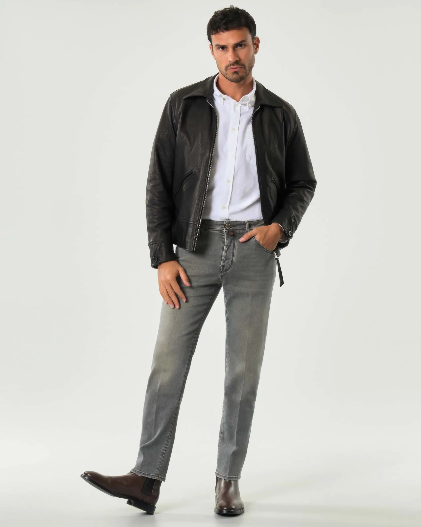 Jeans Jacob Cohen Scott carrot-fit in cotone stretch lavaggio grigio stone washed con sabbiature