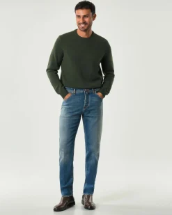 Jeans Jacob Cohen Scott carrot-fit in cotone stretch lavaggio chiaro stone washed con micro abrasioni