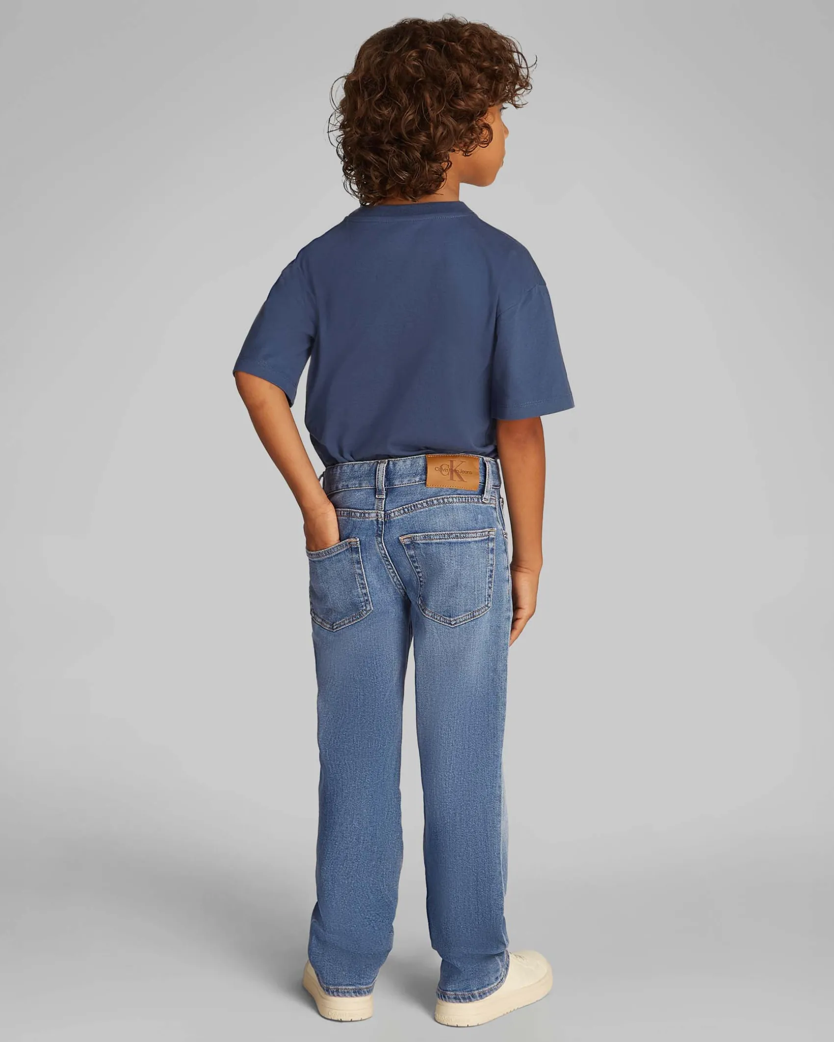 Jeans straight Calvin Klein a lavaggio medio stone washed in cotone stretch