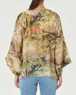 Kimono corto avorio a fantasia dipinto di paesaggio verde gialla e fucsia in cupro e modal