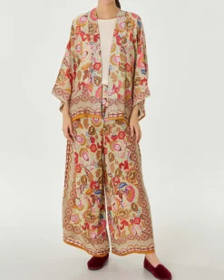 Kimono corto verde chiaro a fantasia floreale d'ispirazione indiana arancio e multicolore in cupro e modal