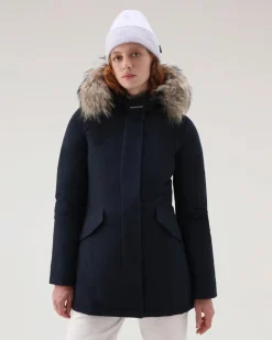 Luxury Arctic Parka blu imbottito in piuma naturale e cappuccio con profilo in pelliccia removibile