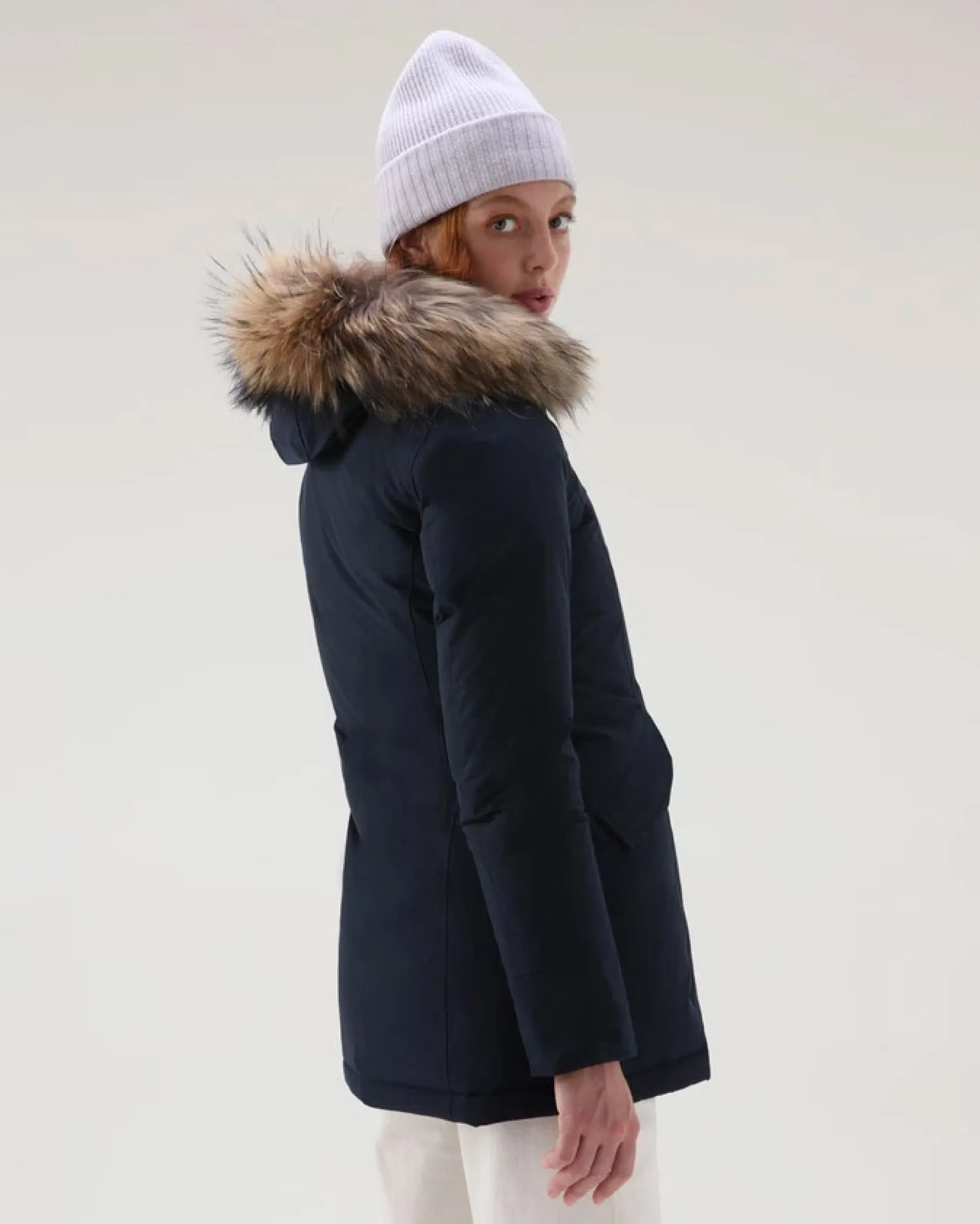 Luxury Arctic Parka blu imbottito in piuma naturale e cappuccio con profilo in pelliccia removibile
