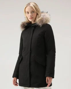Luxury Arctic Parka nero imbottito in piuma naturale e cappuccio con profilo in pelliccia removibile