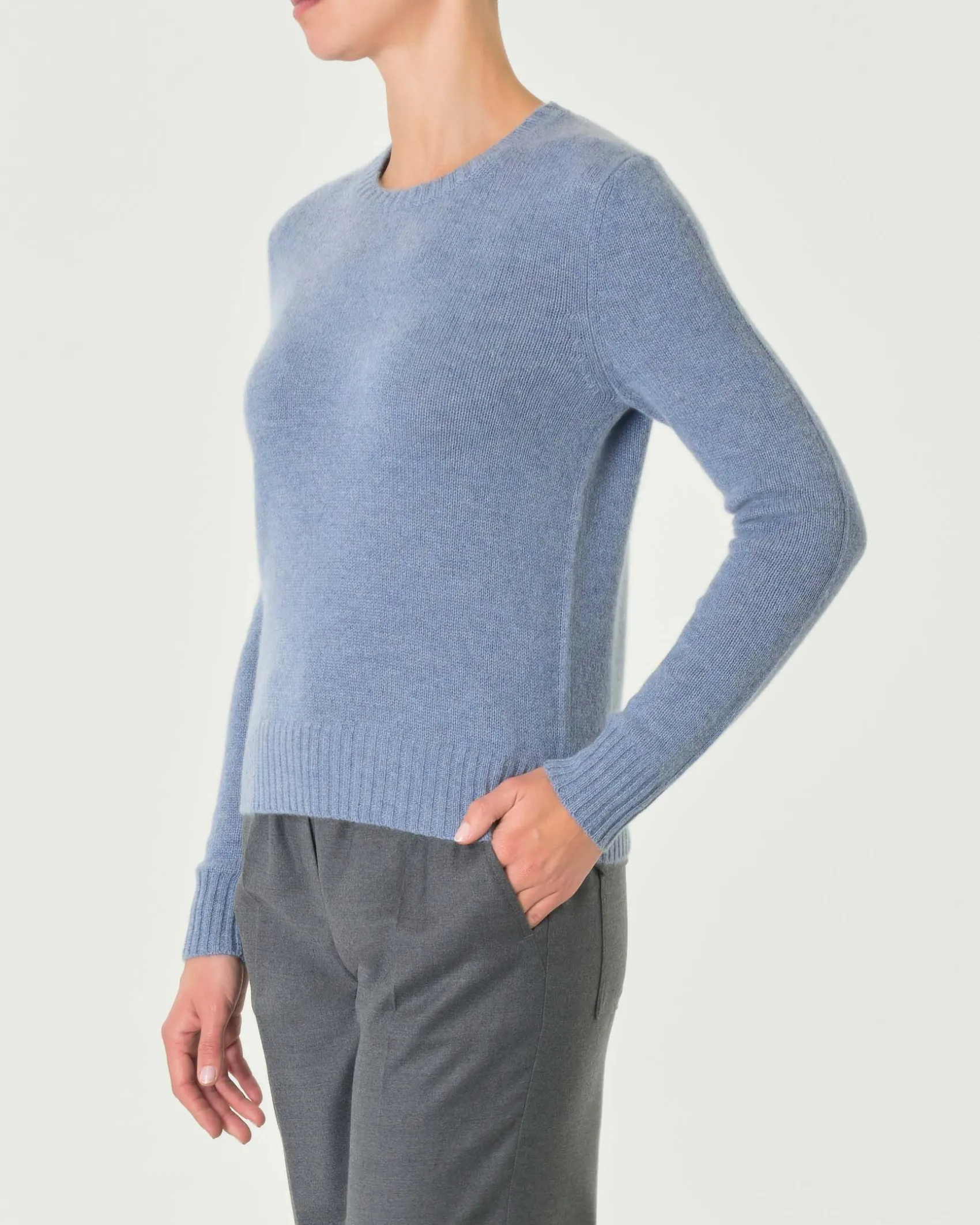 Maglia azzurro denim girocollo in puro cashmere