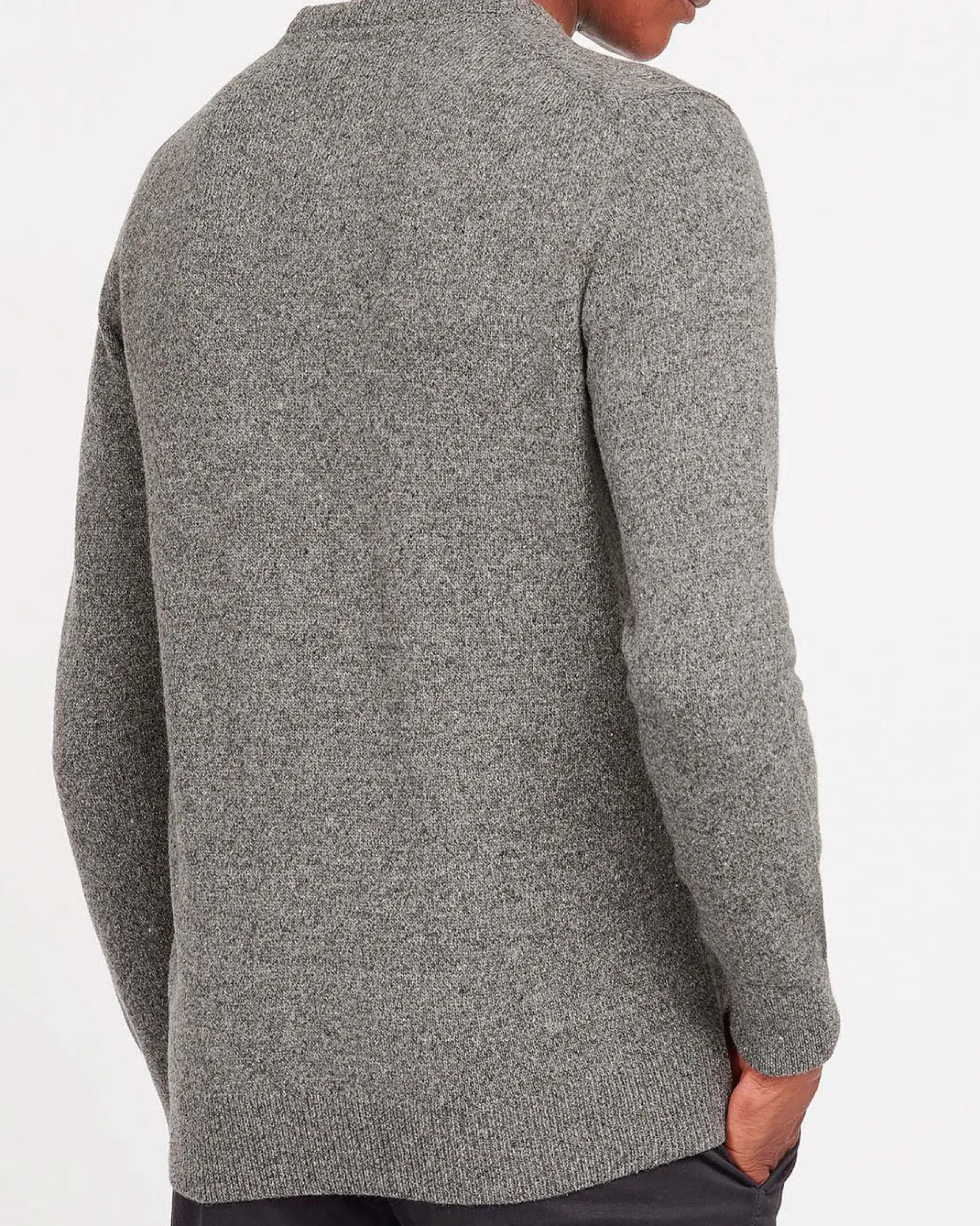Maglia Barbour girocollo Tisbury grigia in misto lana e seta effetto bottonato