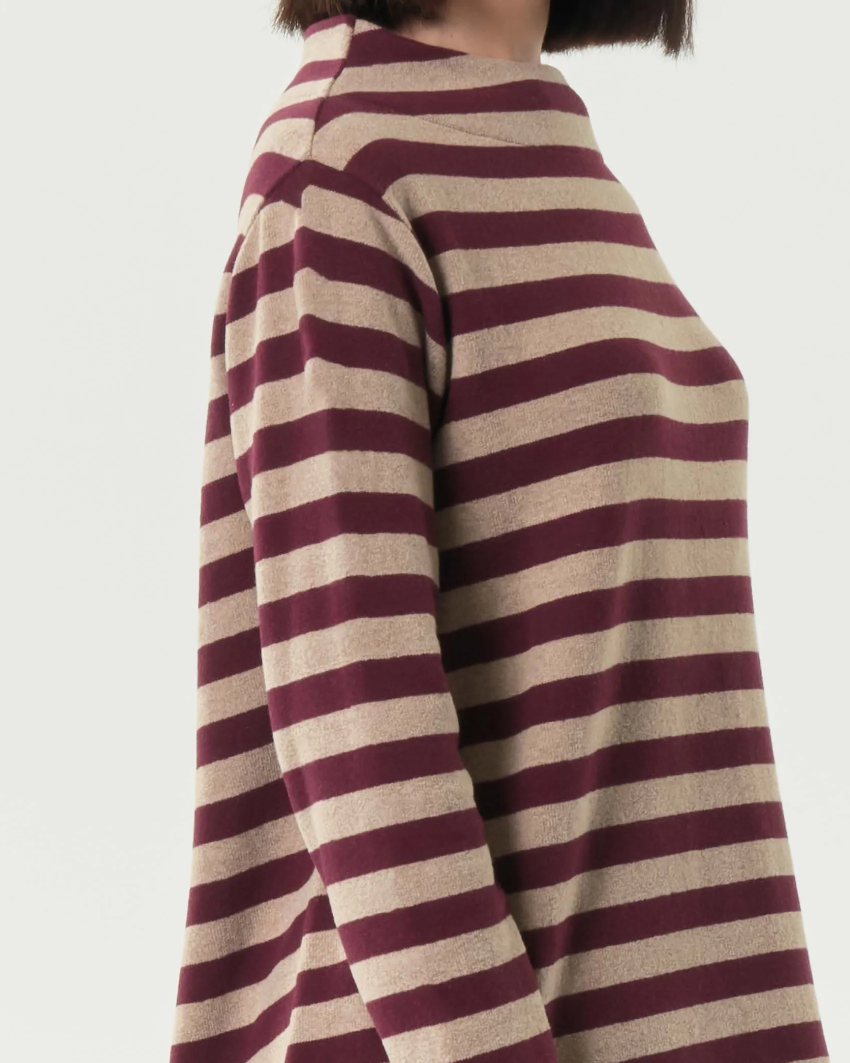 Maglia beige a righe bordeaux Jurerê in misto cotone con colletto a cratere