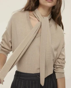 Maglia beige Emme Marella in misto lana con inserti in lurex a scollo a V e sciarpa rimovibile