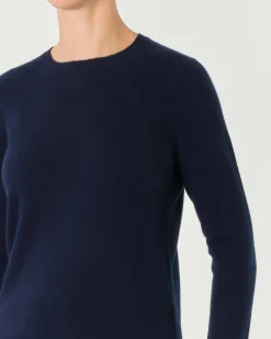 Maglia blu girocollo in cashmere con profili lavorati a costine