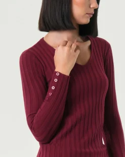Maglia bordeaux Hlo! in misto viscosa a coste piatte con scollo a V e bottoncini lungo i polsini
