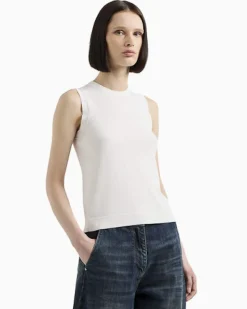 Maglia color latte in misto viscosa stretch senza maniche