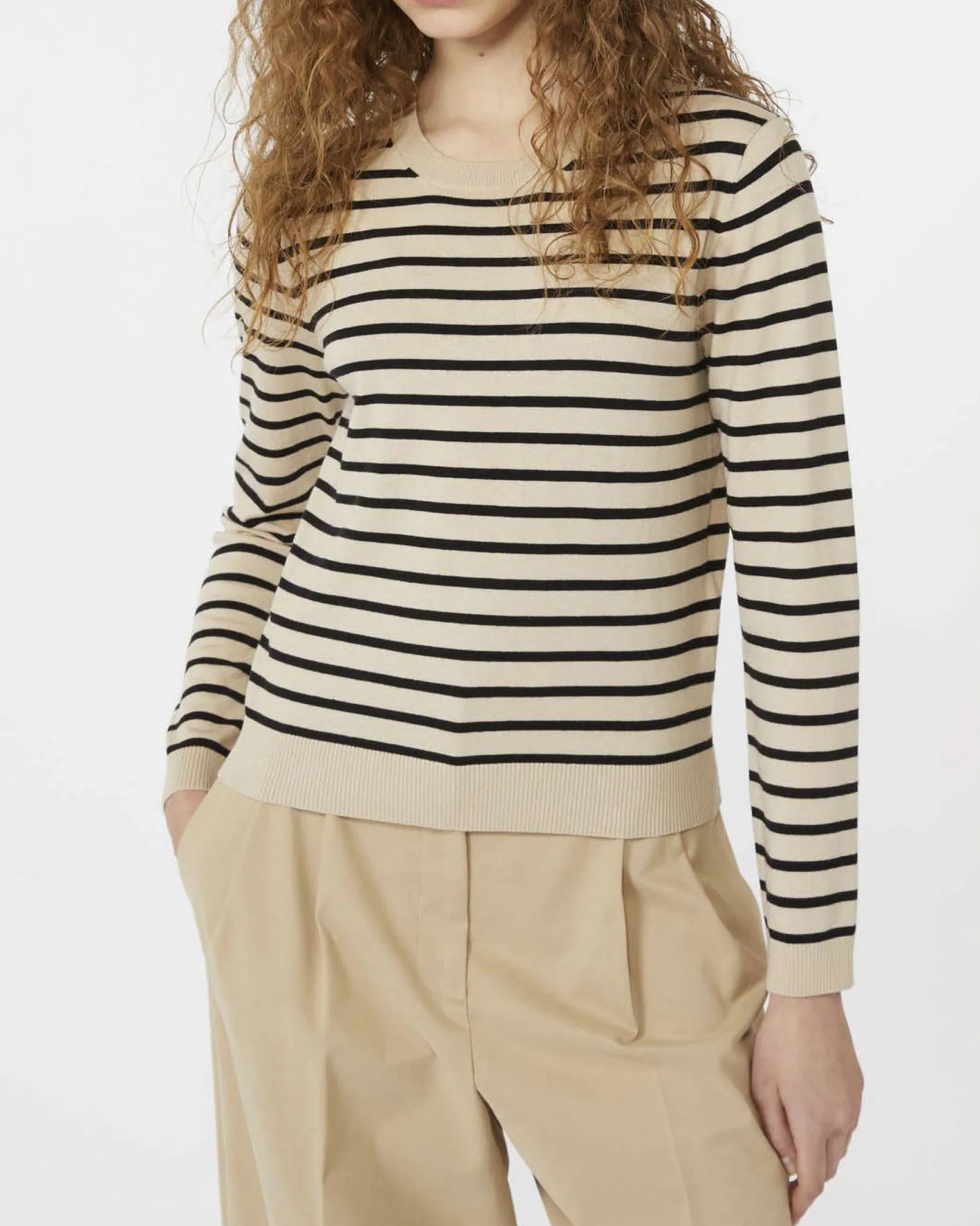 Maglia color sabbia a righe blu Weekend Max Mara in lana e sata con scollo a giro