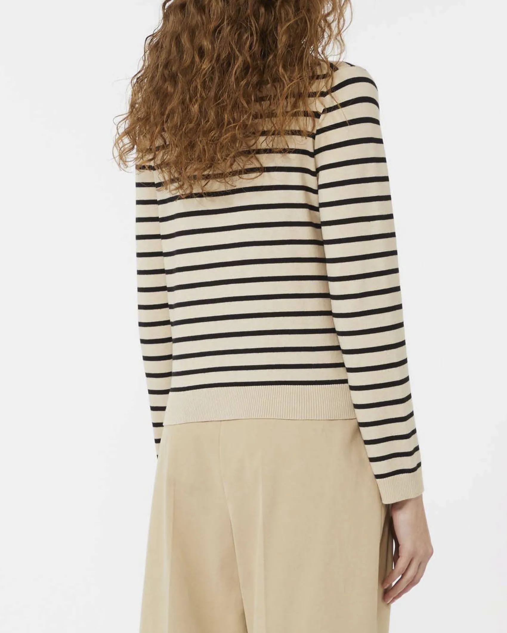 Maglia color sabbia a righe blu Weekend Max Mara in lana e sata con scollo a giro