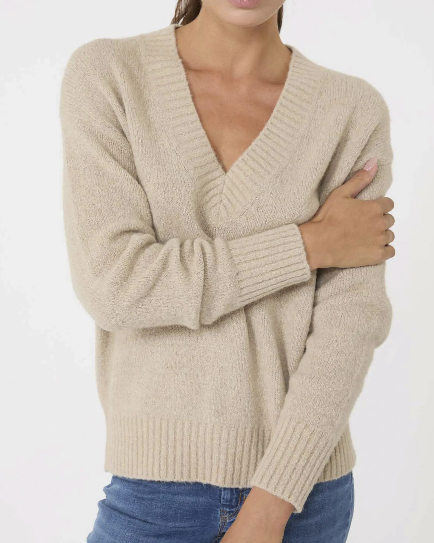 Maglia color sabbia in bouclè di alpaca e cotone Weekend Max Mara con scollo a V