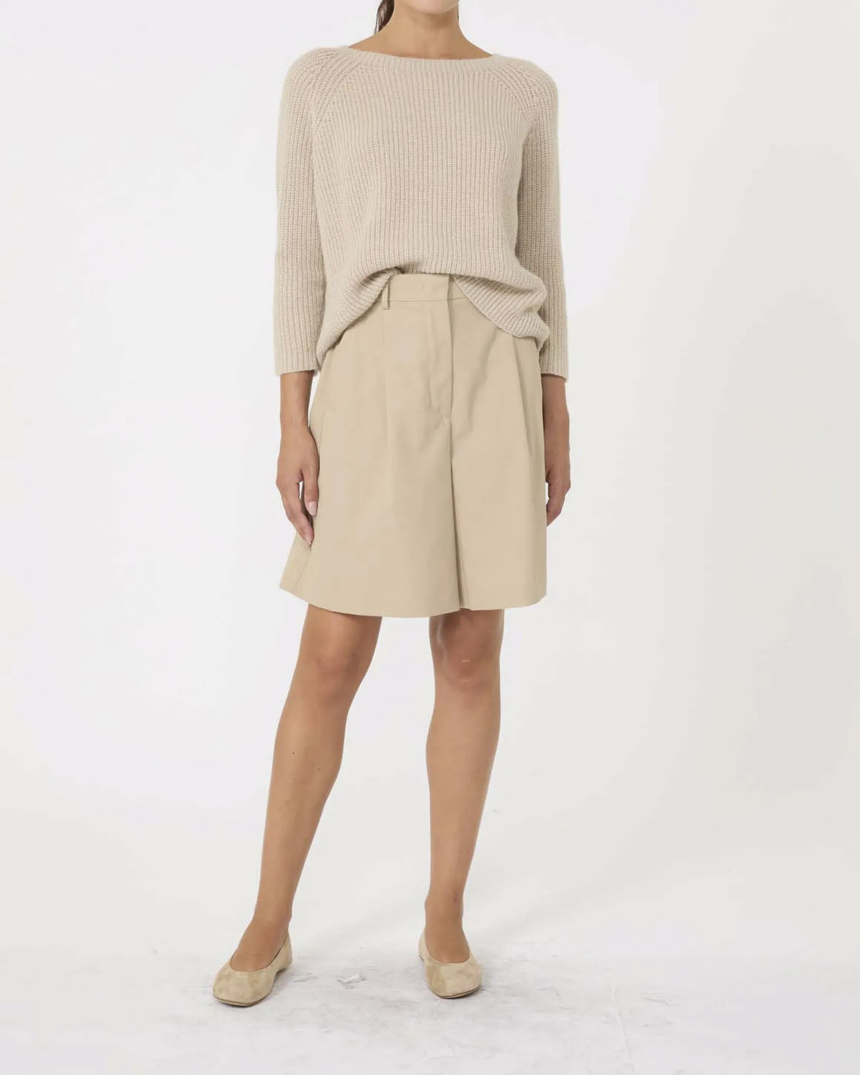 Maglia color sabbia Weekend Max Mara in misto mohari a coste con maniche raglan