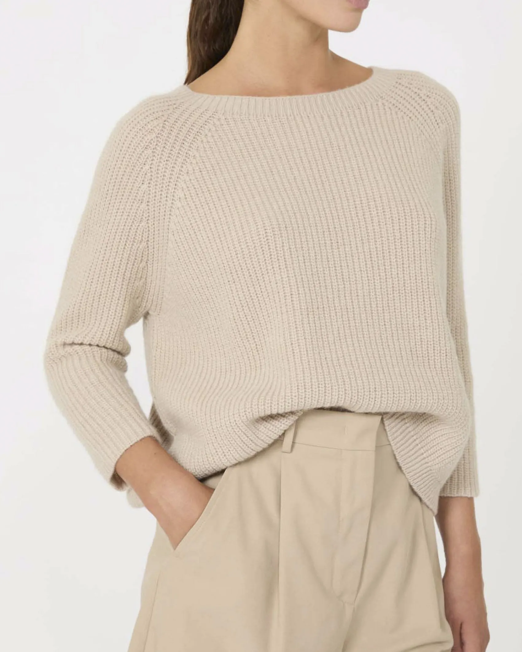 Maglia color sabbia Weekend Max Mara in misto mohari a coste con maniche raglan