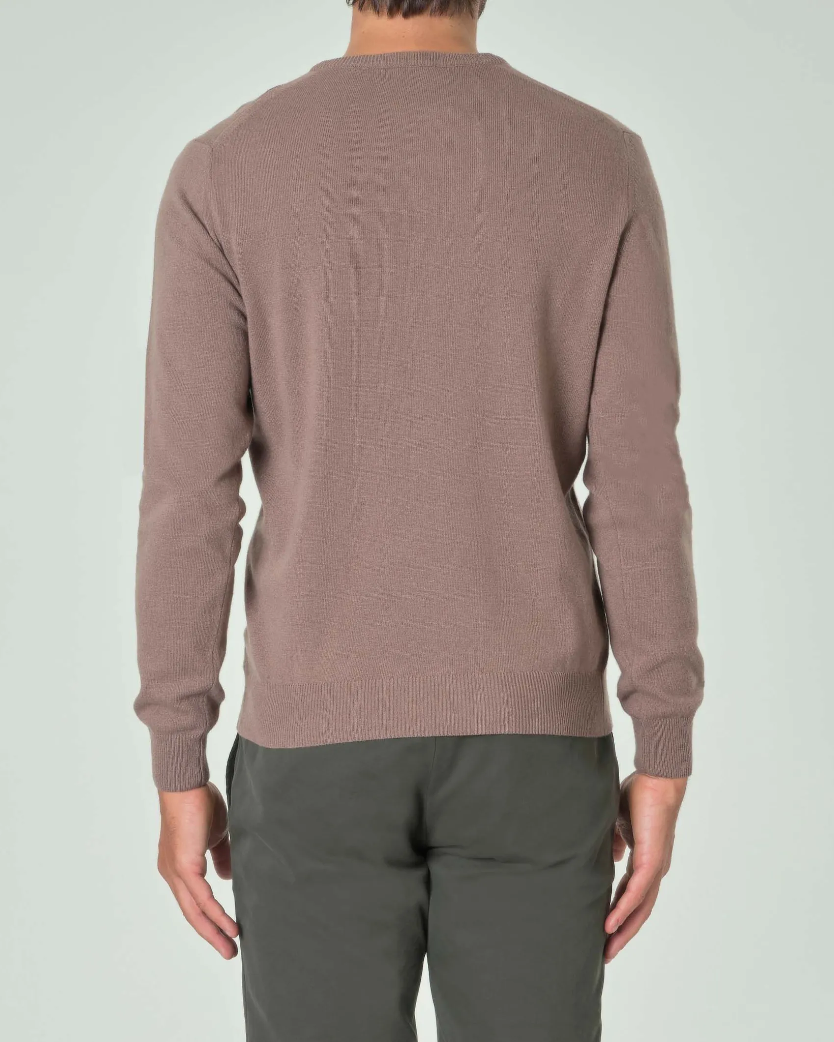 Maglia girocollo Ashki.i color noce in misto lana e cachemire