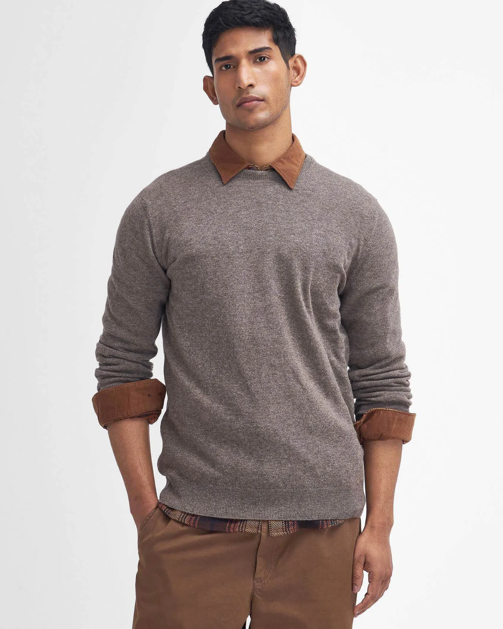 Maglia girocollo Barbour color noce in pura lana